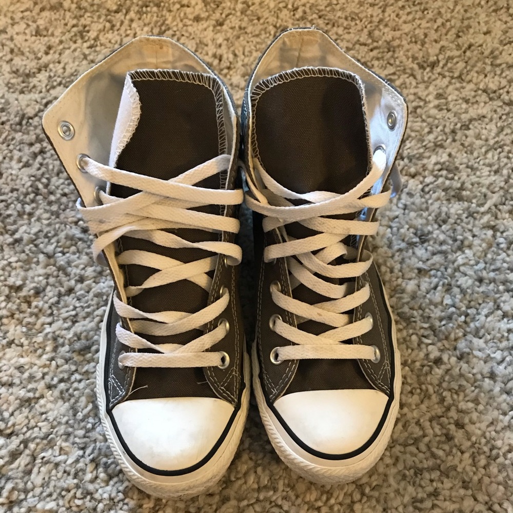 gray chuck taylor converse